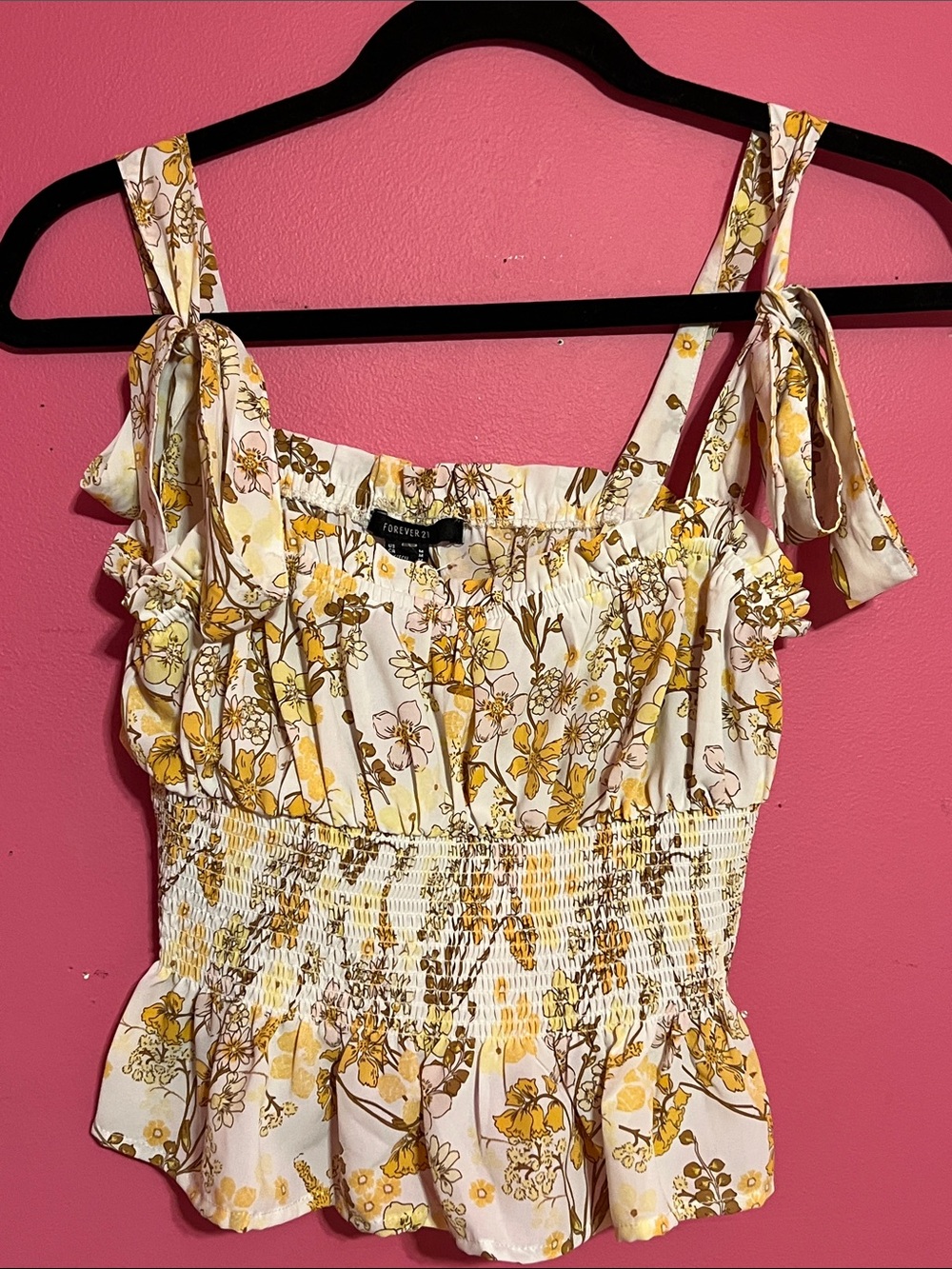 Forever 21 Yellow & White Floral Tie-Shoulder Smocked Women's Top
Size Medium